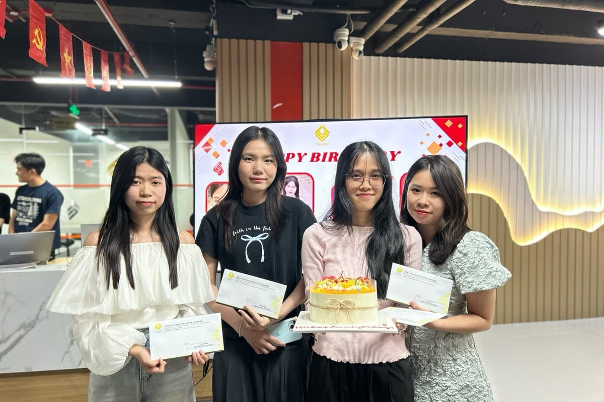 Sinh nhật thành viên được tổ chức mỗi tháng một lần